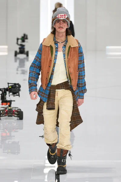 Look 1